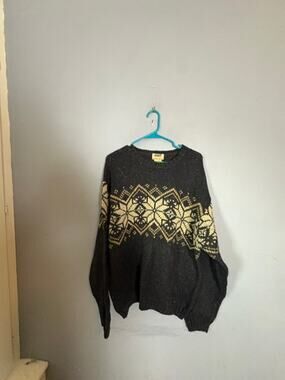 North West Territories Mens Black Fair Isle Snowflake Sweater Size L